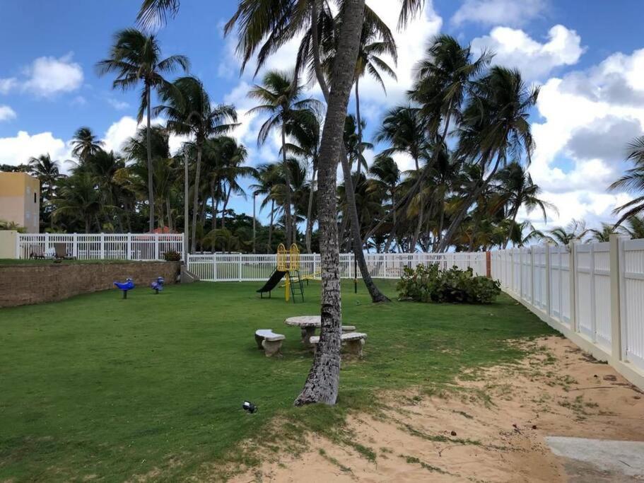 1St Level Unit Steps To Beach- Cold Air Conditioner At Poza Del Mar Luquillo Kültér fotó